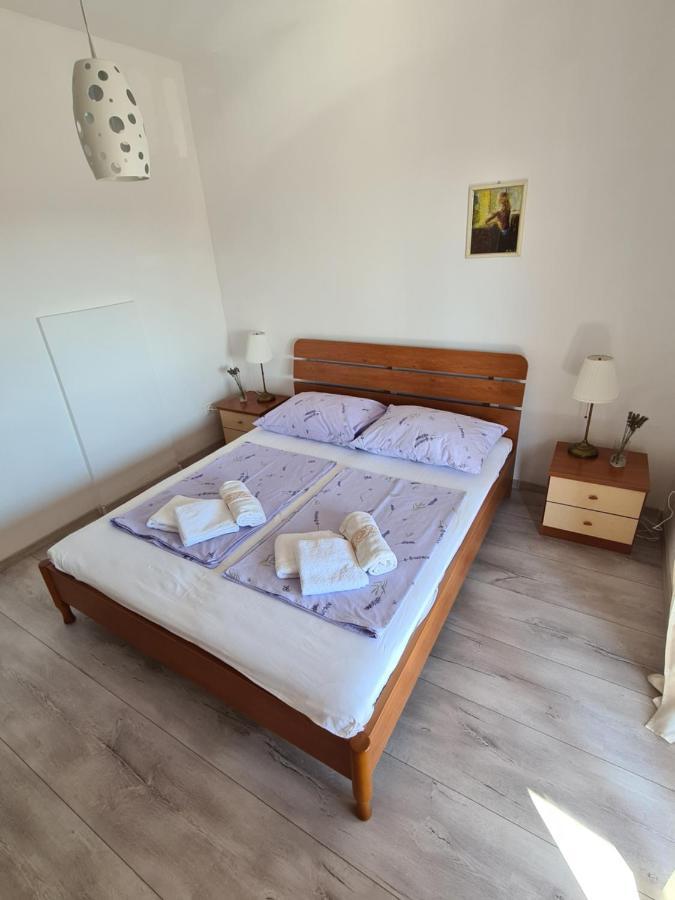Apartman Karmen Barbat na Rabu エクステリア 写真
