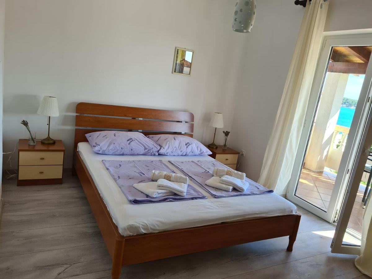 Apartman Karmen Barbat na Rabu エクステリア 写真